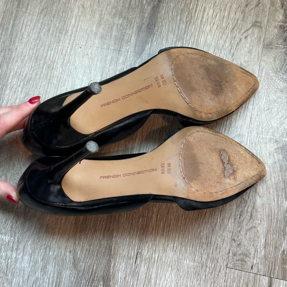 Black Pumps - Picture 6 of 6